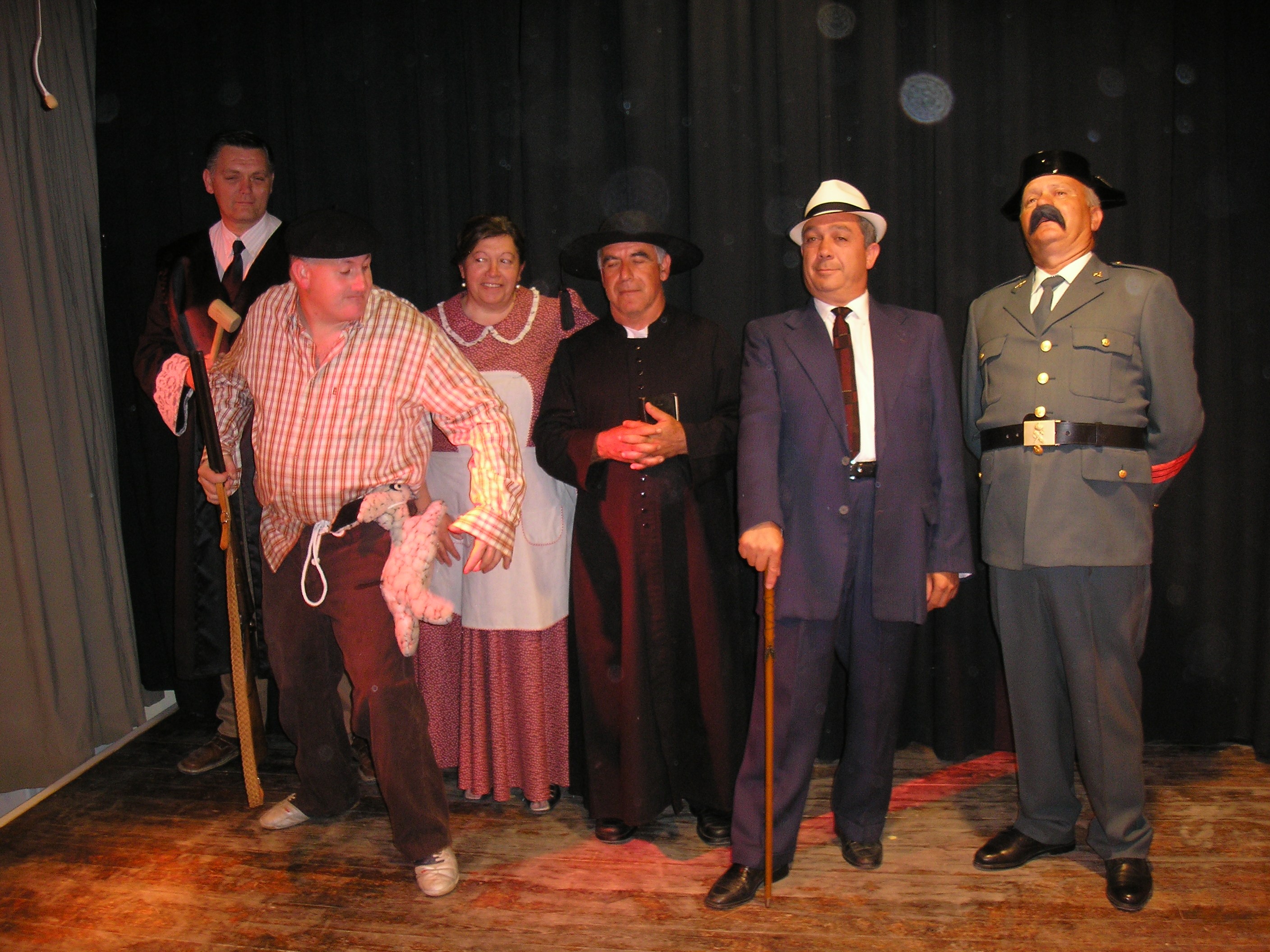 actuación grupo de teatro 13